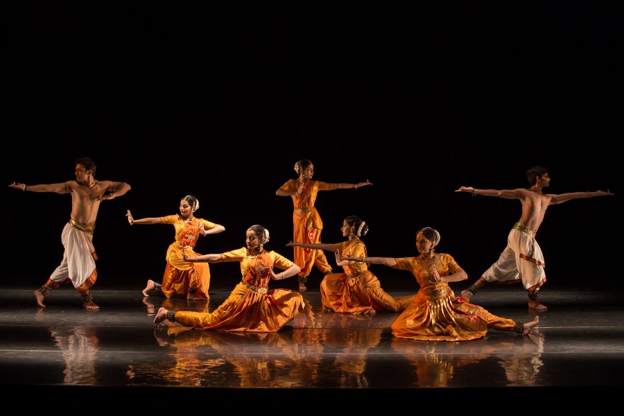Indian dance star Malavika Sarukkai weaves steps into silk - Sarah L. Kaufman